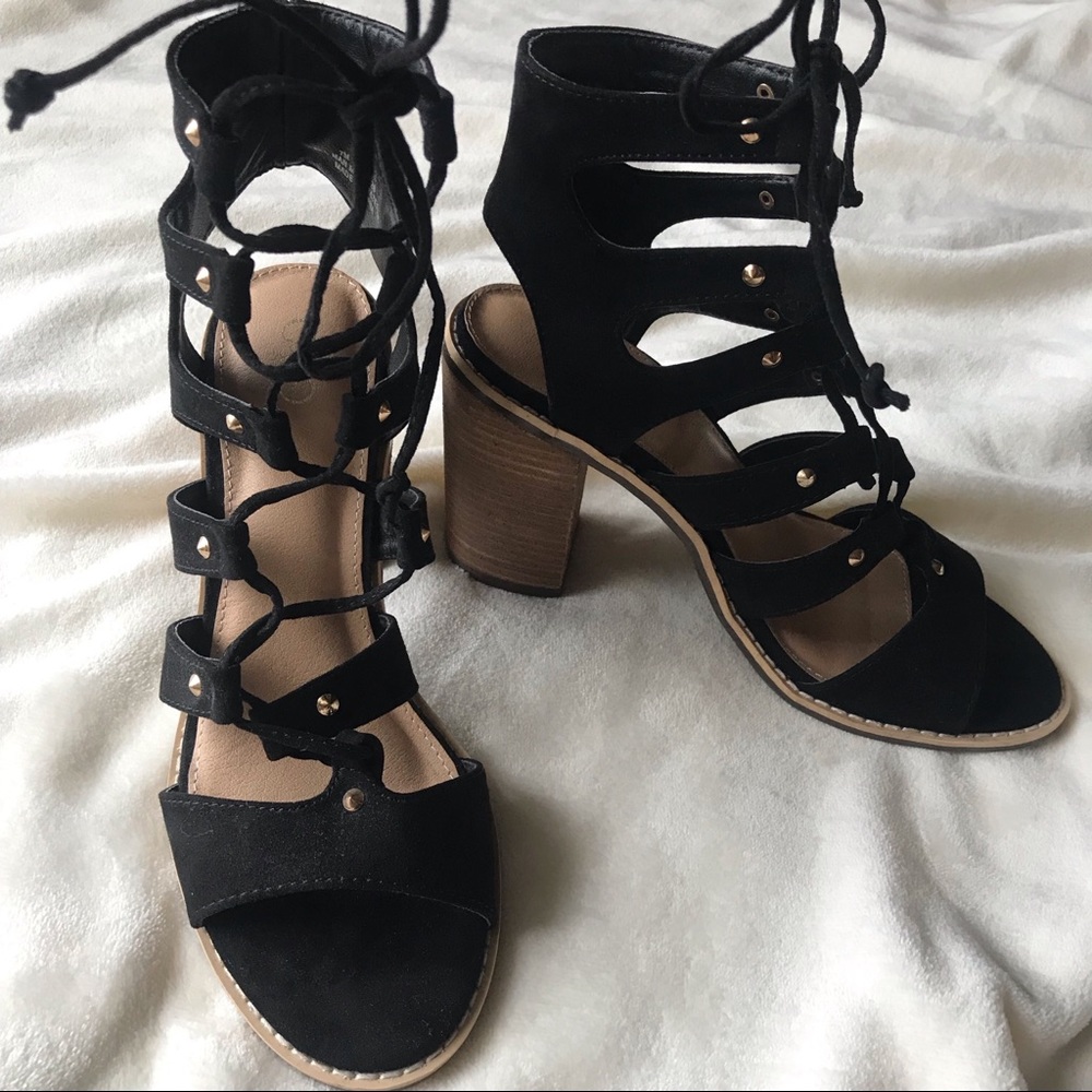 Lace-up Heel
